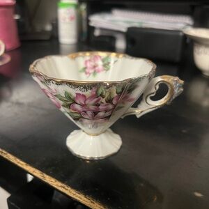 Vintage Floral Tea Cup with Gold Trim - Pink Flower Design
